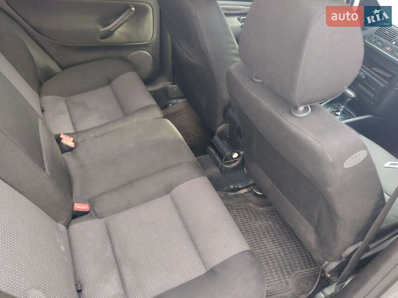 Универсал Volkswagen Golf 2002 в Буче