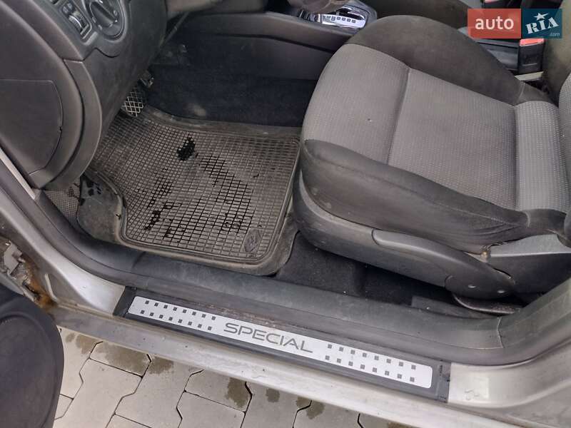 Универсал Volkswagen Golf 2002 в Буче