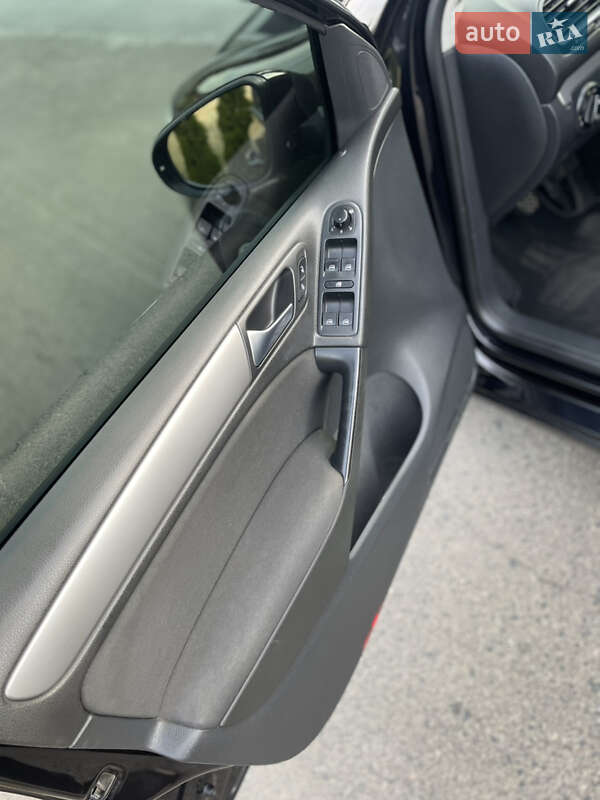 Хетчбек Volkswagen Golf 2010 в Львові