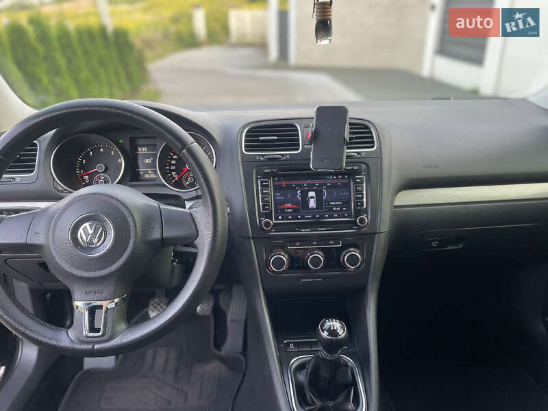 Хетчбек Volkswagen Golf 2010 в Львові