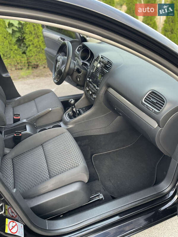 Хетчбек Volkswagen Golf 2010 в Львові