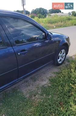 Хэтчбек Volkswagen Golf 2000 в Умани