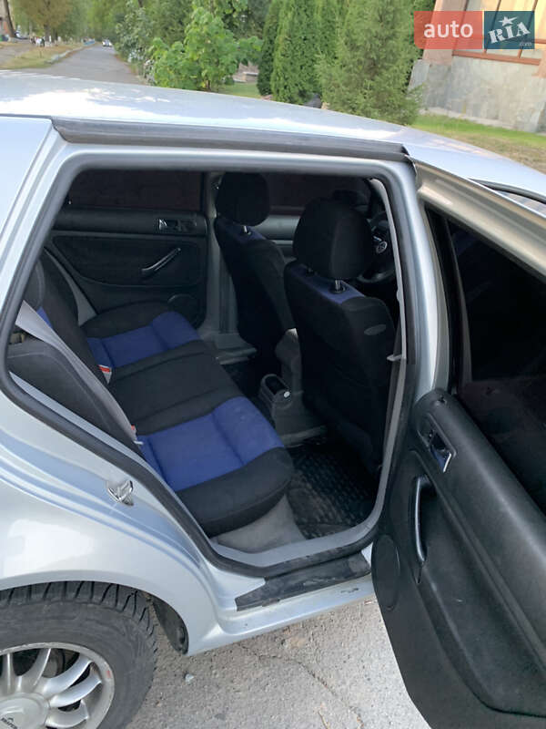 Хэтчбек Volkswagen Golf 2000 в Тальном