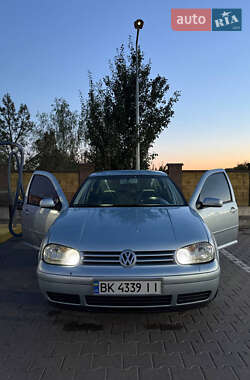 Хетчбек Volkswagen Golf 2003 в Дубні