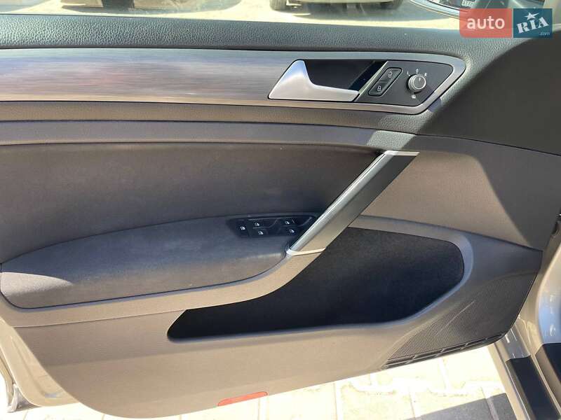 Универсал Volkswagen Golf 2019 в Одессе