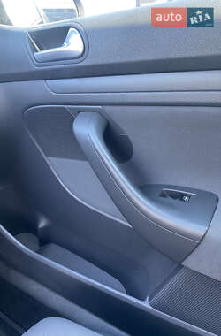 Хетчбек Volkswagen Golf 2007 в  фото 18 Хетчбек Volkswagen Golf 2007 в