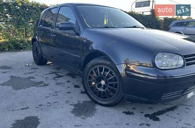 Хэтчбек Volkswagen Golf 2001 в Чернигове