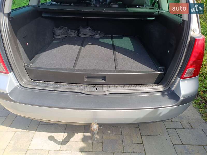 Універсал Volkswagen Golf 2005 в Львові