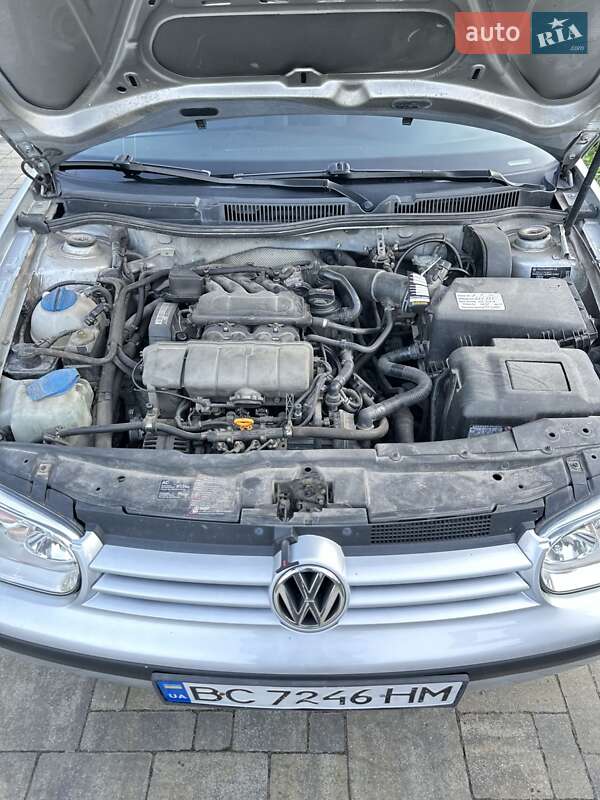 Універсал Volkswagen Golf 2005 в Львові