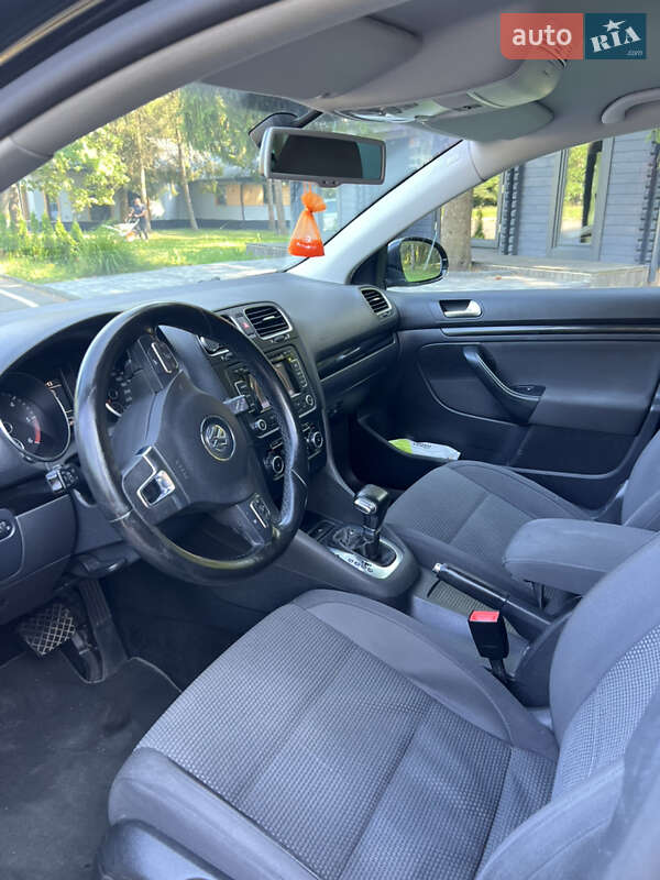 Універсал Volkswagen Golf 2009 в Рівному