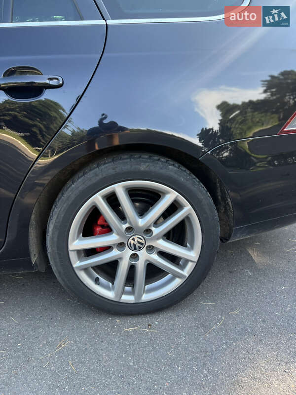 Універсал Volkswagen Golf 2009 в Рівному