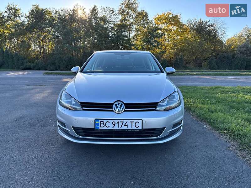 Хетчбек Volkswagen Golf 2015 в Львові