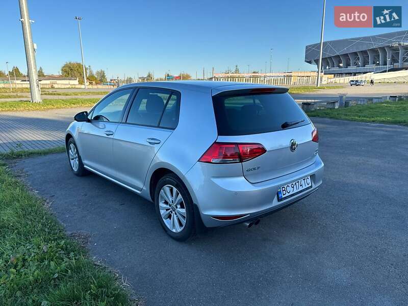 Хетчбек Volkswagen Golf 2015 в Львові