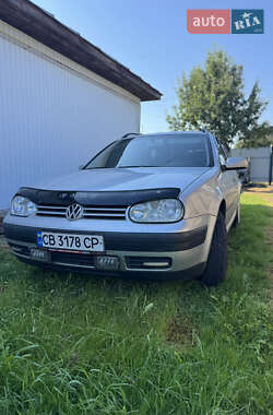 Універсал Volkswagen Golf 2002 в Ріпках