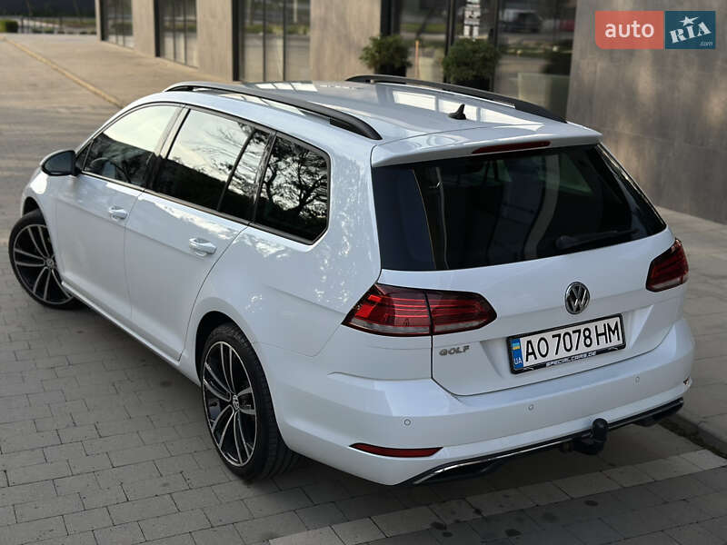 Універсал Volkswagen Golf 2017 в Ужгороді