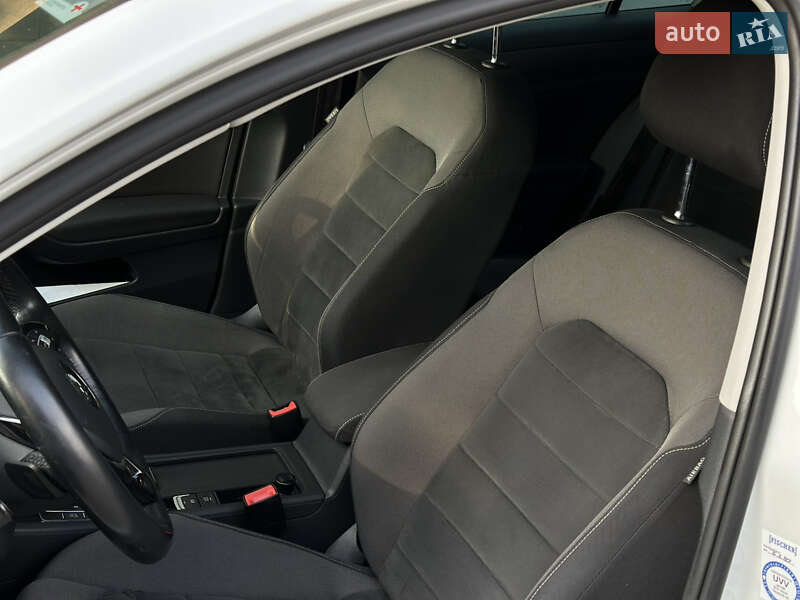 Універсал Volkswagen Golf 2017 в Ужгороді