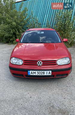 Універсал Volkswagen Golf 2001 в Києві