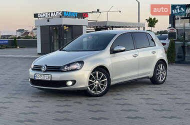 Хетчбек Volkswagen Golf 2010 в Хусті