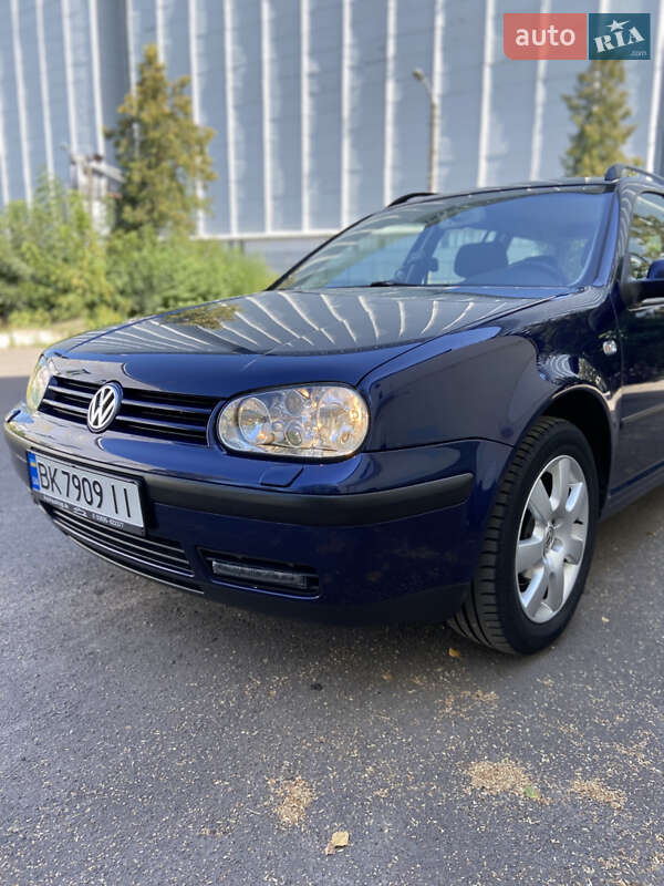 Универсал Volkswagen Golf 2001 в Радивилове
