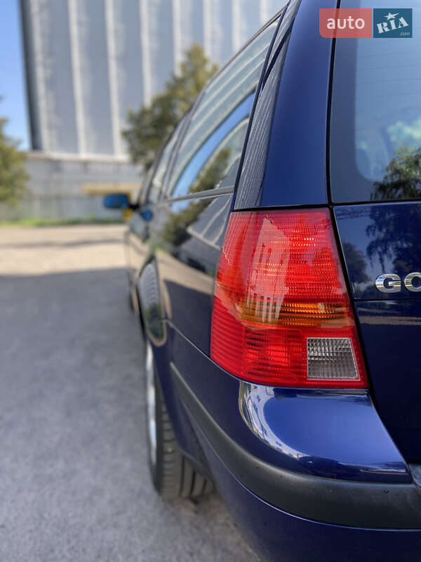 Универсал Volkswagen Golf 2001 в Радивилове