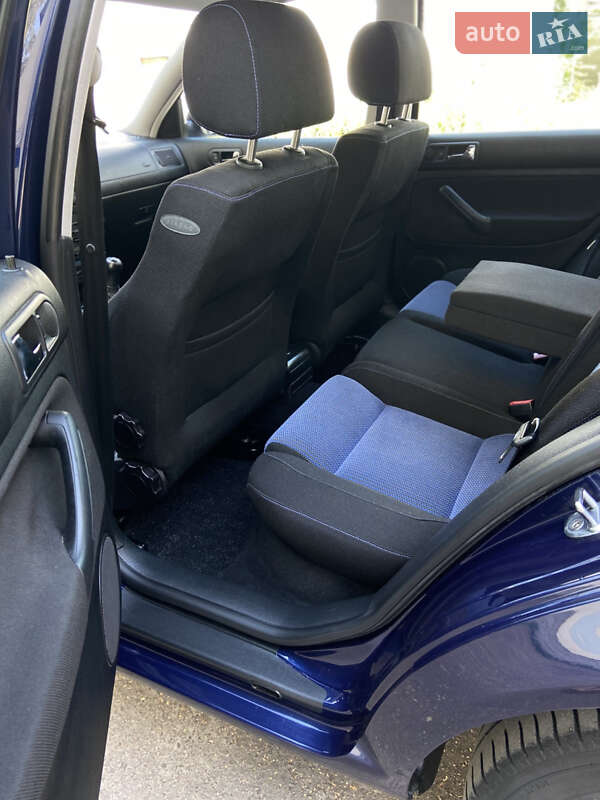 Универсал Volkswagen Golf 2001 в Радивилове