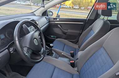 Хэтчбек Volkswagen Golf 2007 в 