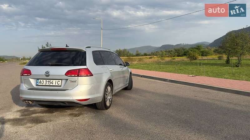 Універсал Volkswagen Golf 2015 в Хусті