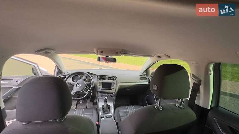 Універсал Volkswagen Golf 2015 в Хусті
