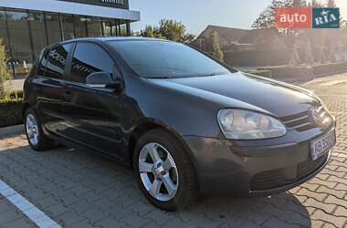 Хетчбек Volkswagen Golf 2004 в Вінниці