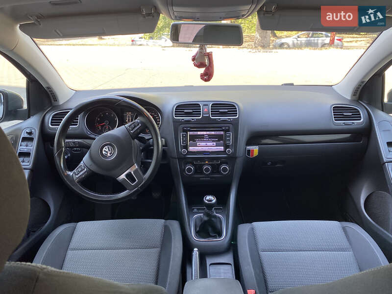 Хетчбек Volkswagen Golf 2010 в Одесі