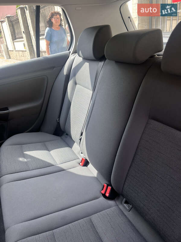 Хетчбек Volkswagen Golf 2005 в Івано-Франківську