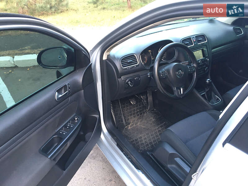 Универсал Volkswagen Golf 2011 в Буковеле