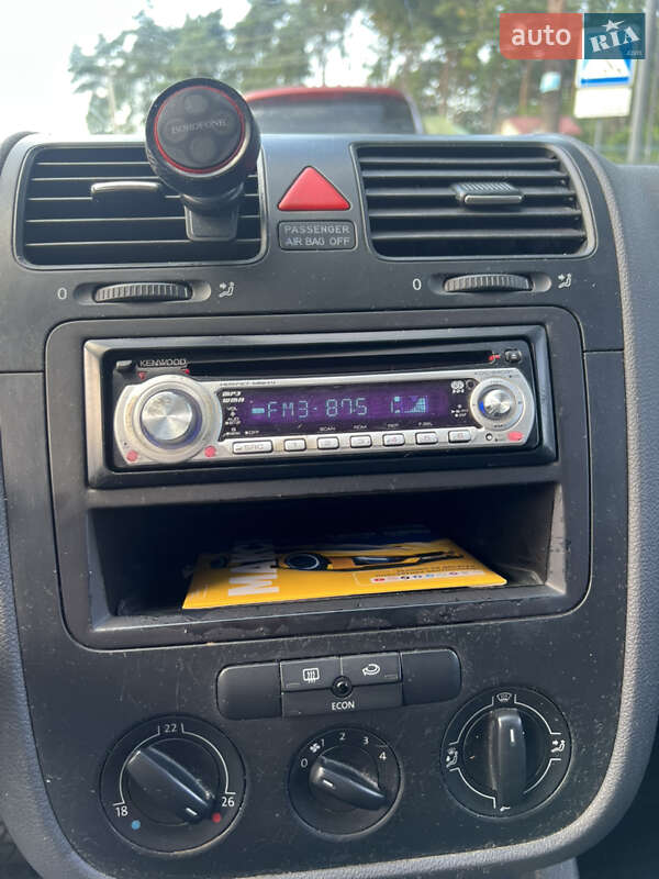 Хетчбек Volkswagen Golf 2005 в Нетішині