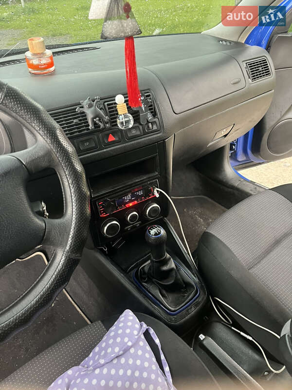 Хетчбек Volkswagen Golf 2002 в Красилові