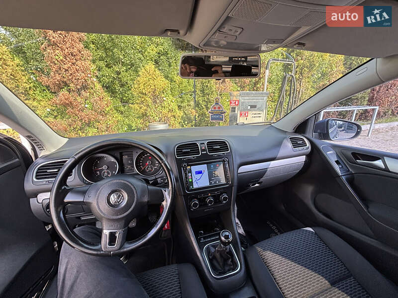 Хетчбек Volkswagen Golf 2008 в Стрию