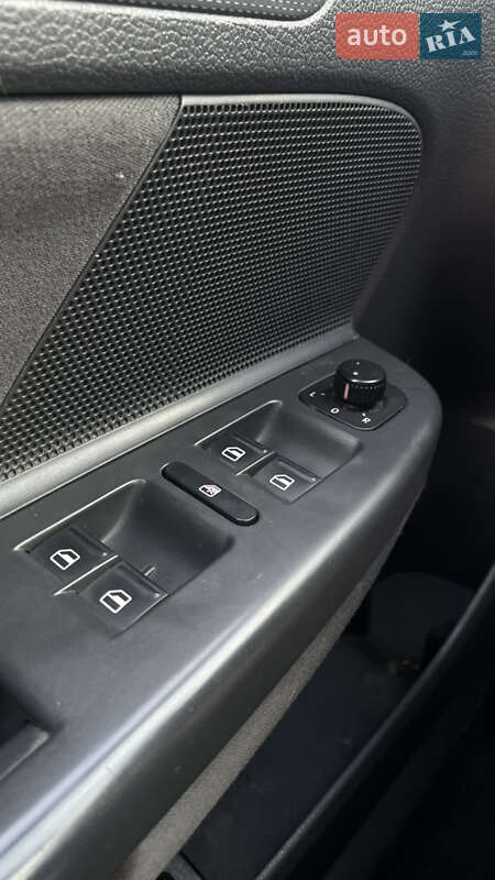 Хетчбек Volkswagen Golf 2006 в Дунаївцях