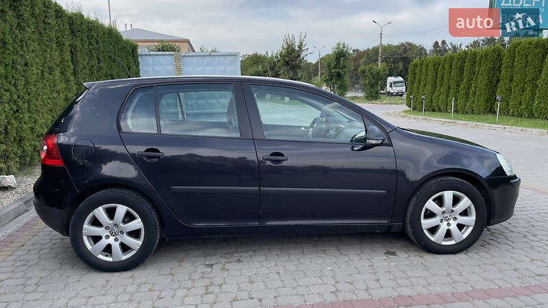 Хетчбек Volkswagen Golf 2006 в Дунаївцях