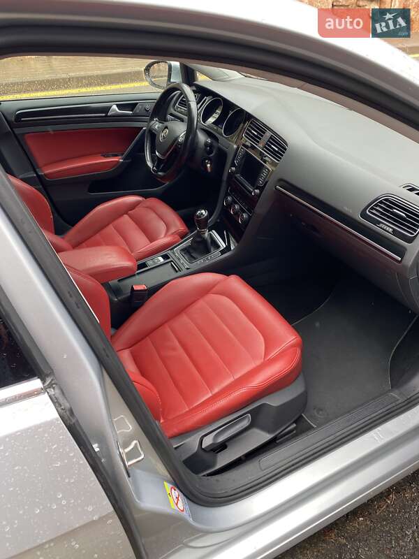 Універсал Volkswagen Golf 2014 в Львові