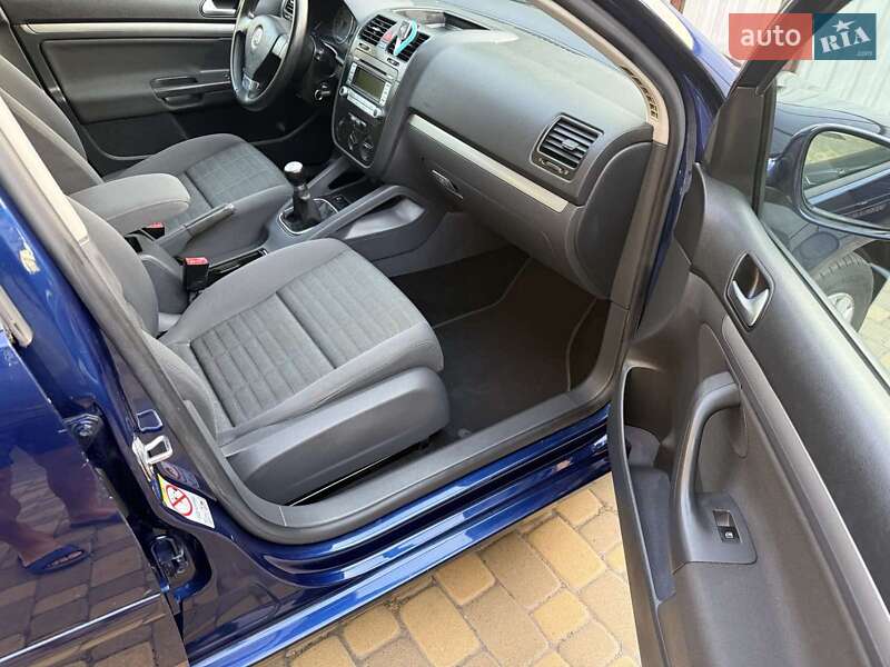 Хетчбек Volkswagen Golf 2007 в Києві