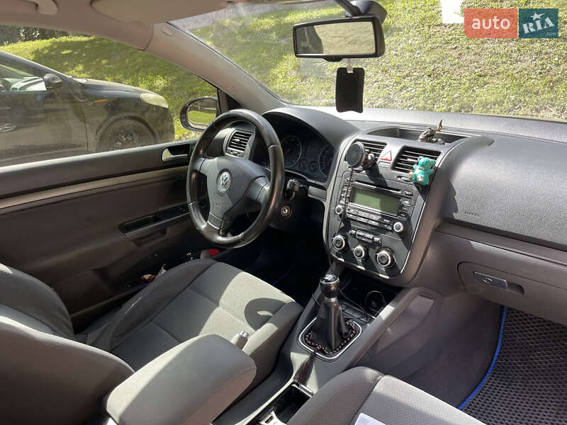 Хэтчбек Volkswagen Golf 2006 в Львове