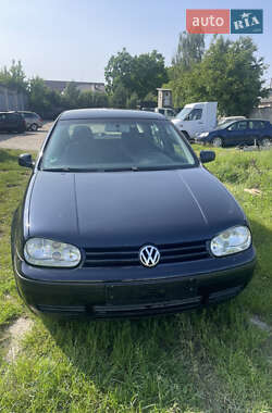 Хетчбек Volkswagen Golf 2002 в Луцьку