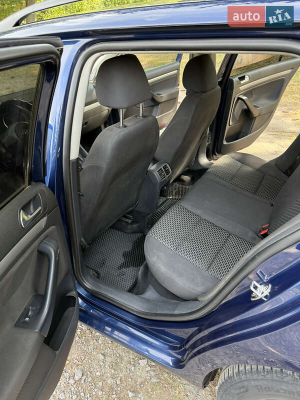 Универсал Volkswagen Golf 2011 в Ильинцах