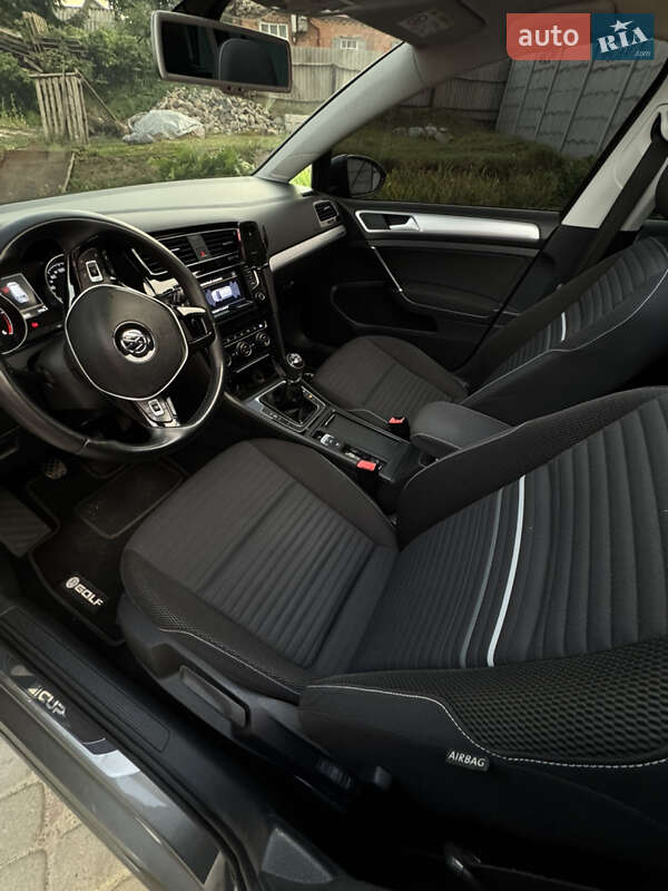 Універсал Volkswagen Golf 2014 в Харкові