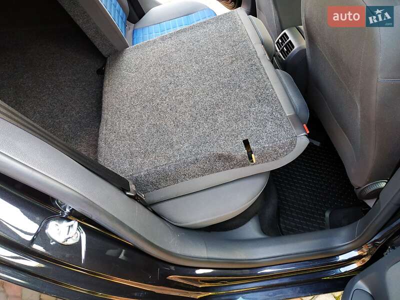 Хэтчбек Volkswagen Golf 2007 в Луцке