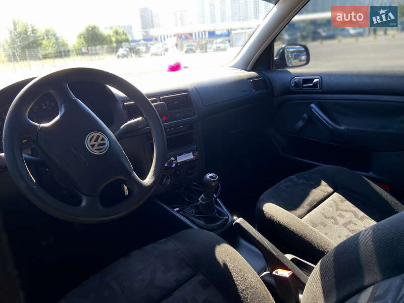 Хэтчбек Volkswagen Golf 1999 в Киеве