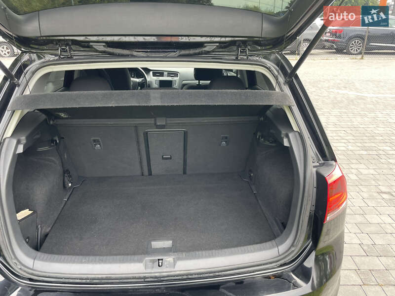 Хетчбек Volkswagen Golf 2015 в Львові