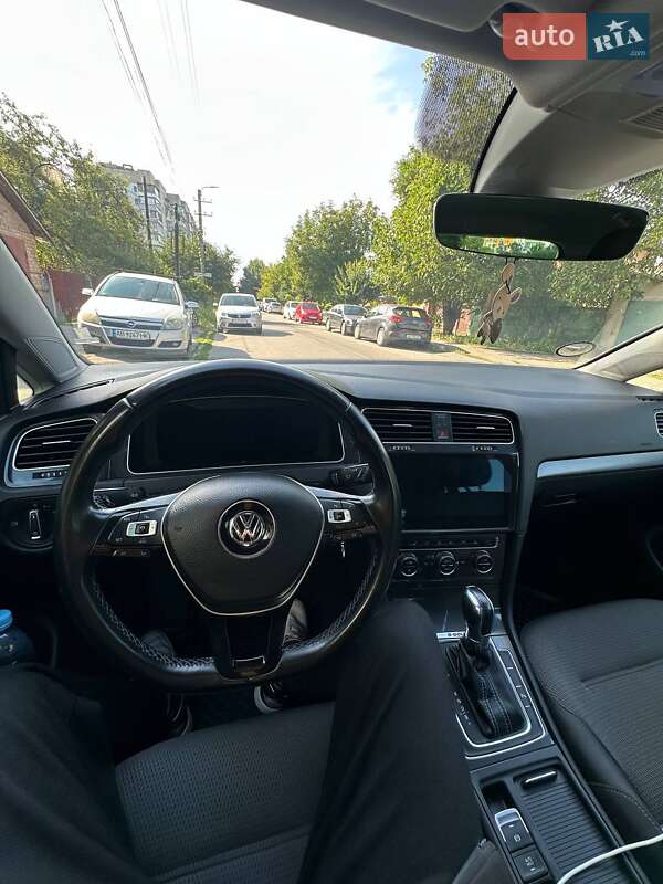 Хетчбек Volkswagen Golf 2017 в Вінниці