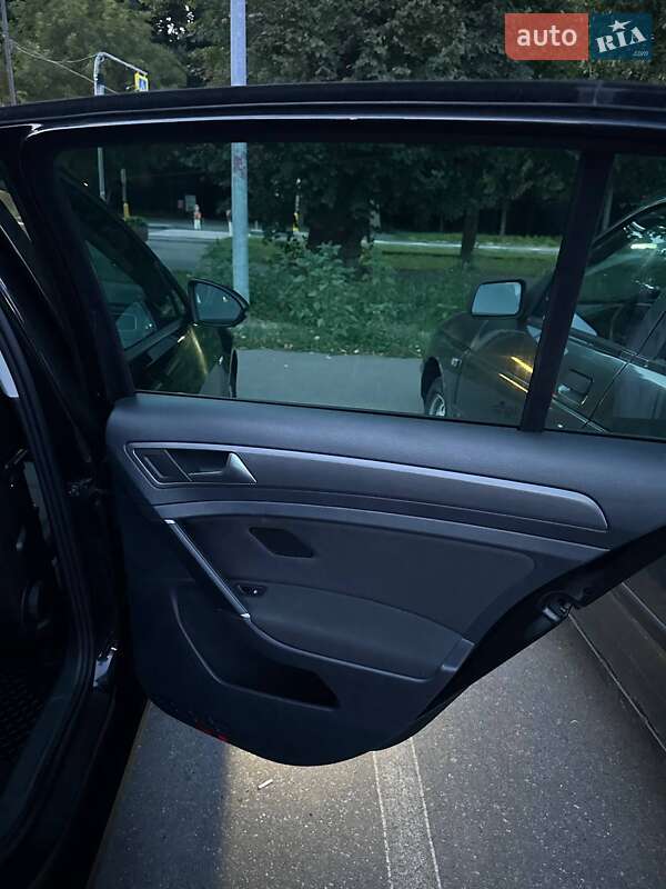 Хетчбек Volkswagen Golf 2017 в Вінниці