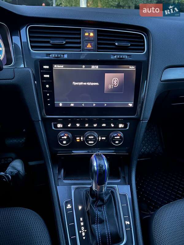 Хетчбек Volkswagen Golf 2017 в Вінниці