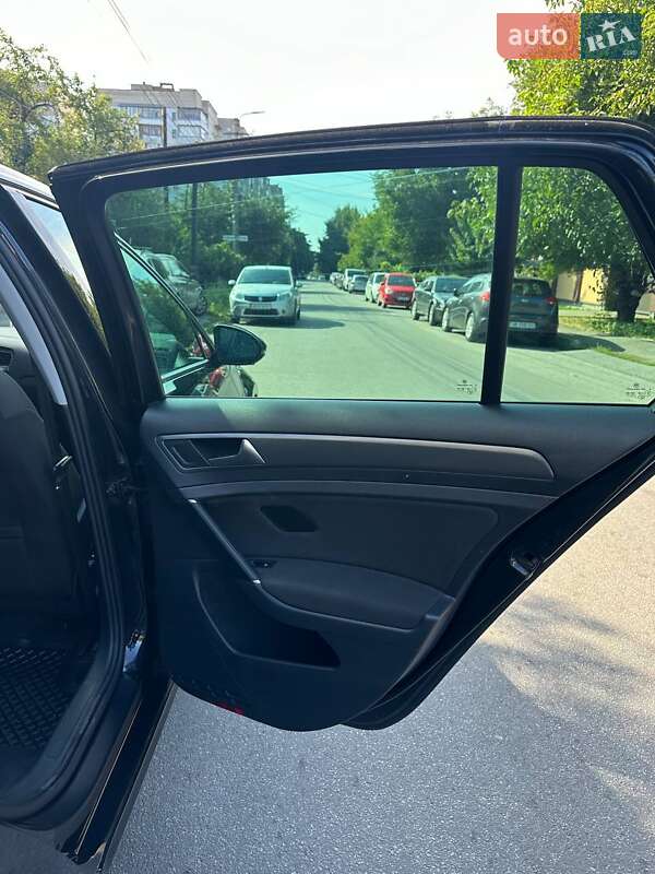 Хетчбек Volkswagen Golf 2017 в Вінниці